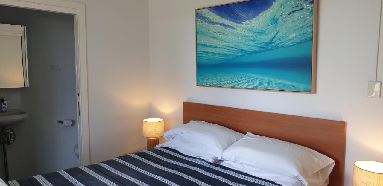 วยูนา บีชฟร้อนท์ อพาร์ทเม้นท์ Aparthotel โกลด์โคสต์ ภายนอก รูปภาพ