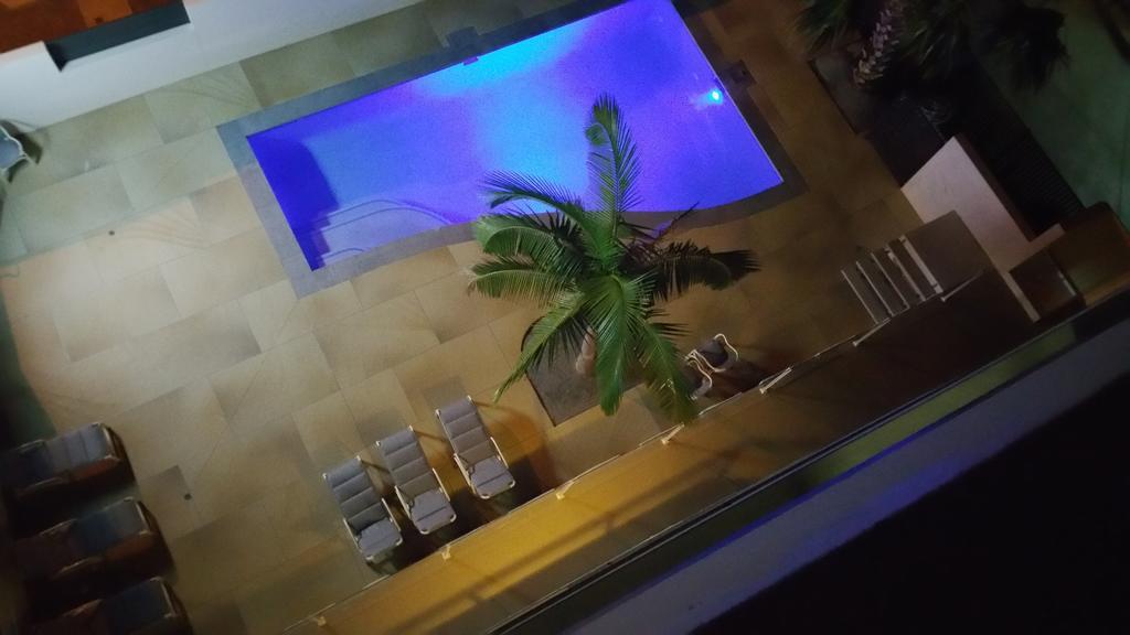 วยูนา บีชฟร้อนท์ อพาร์ทเม้นท์ Aparthotel โกลด์โคสต์ ภายนอก รูปภาพ